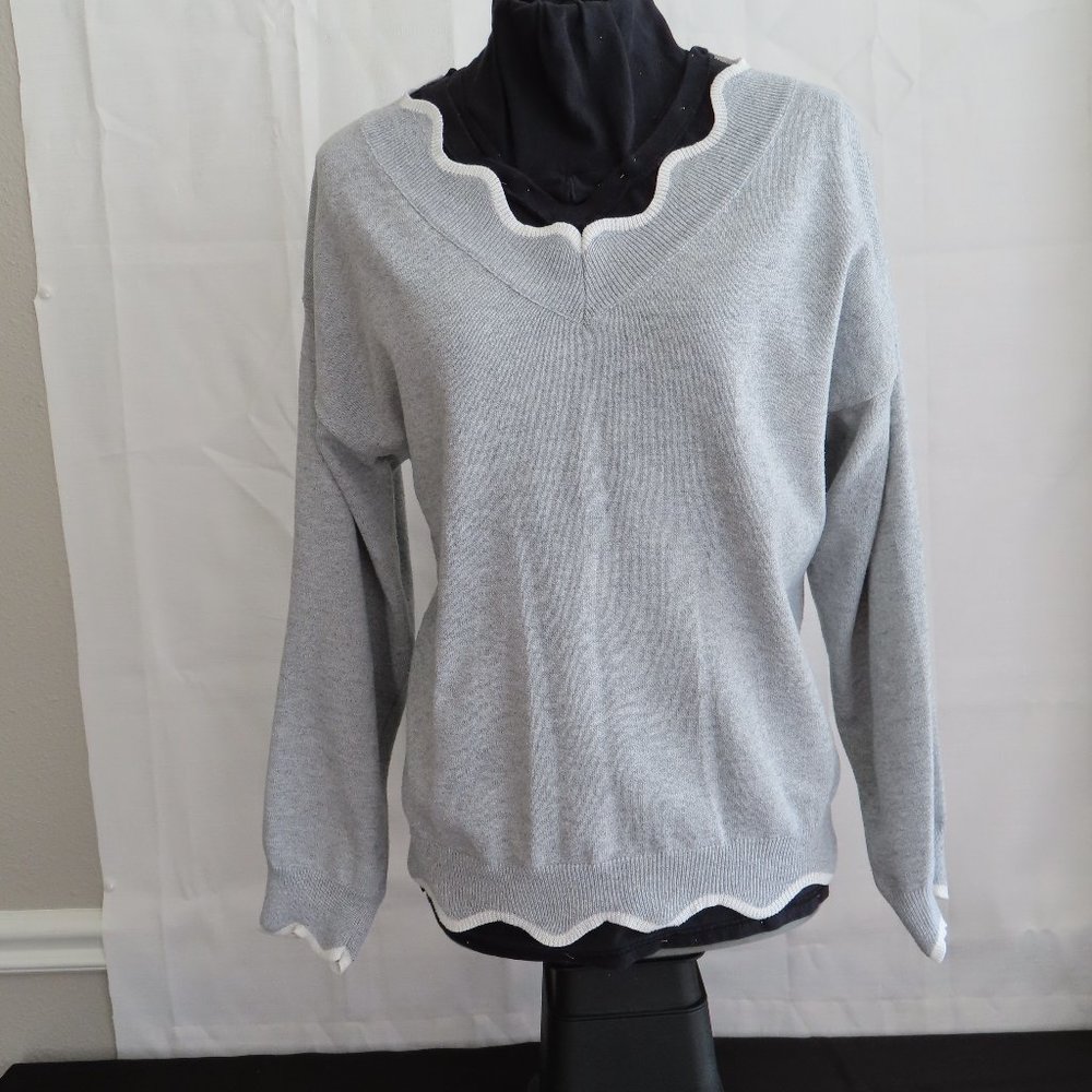Light Grey Lightweight Sweater with Scalloped Detailing - MISSLOOK (L) ❧